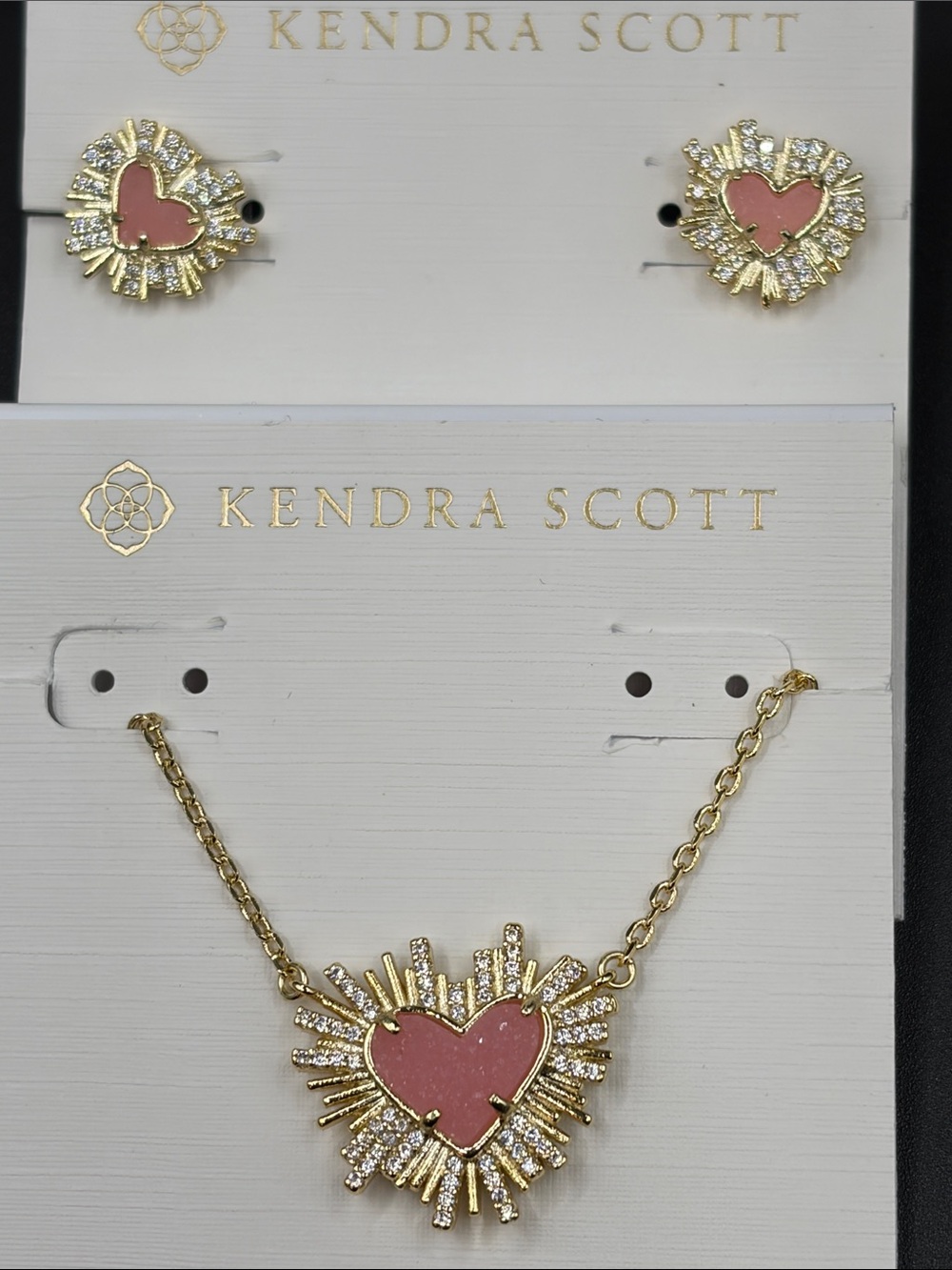 Dolly Parton x Kendra Scott Ari Heart Gold Short Pendant Necklace Earrings set